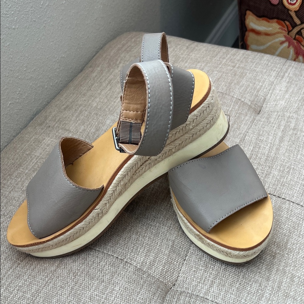 Lucky Brand Taupe Platform Sandals